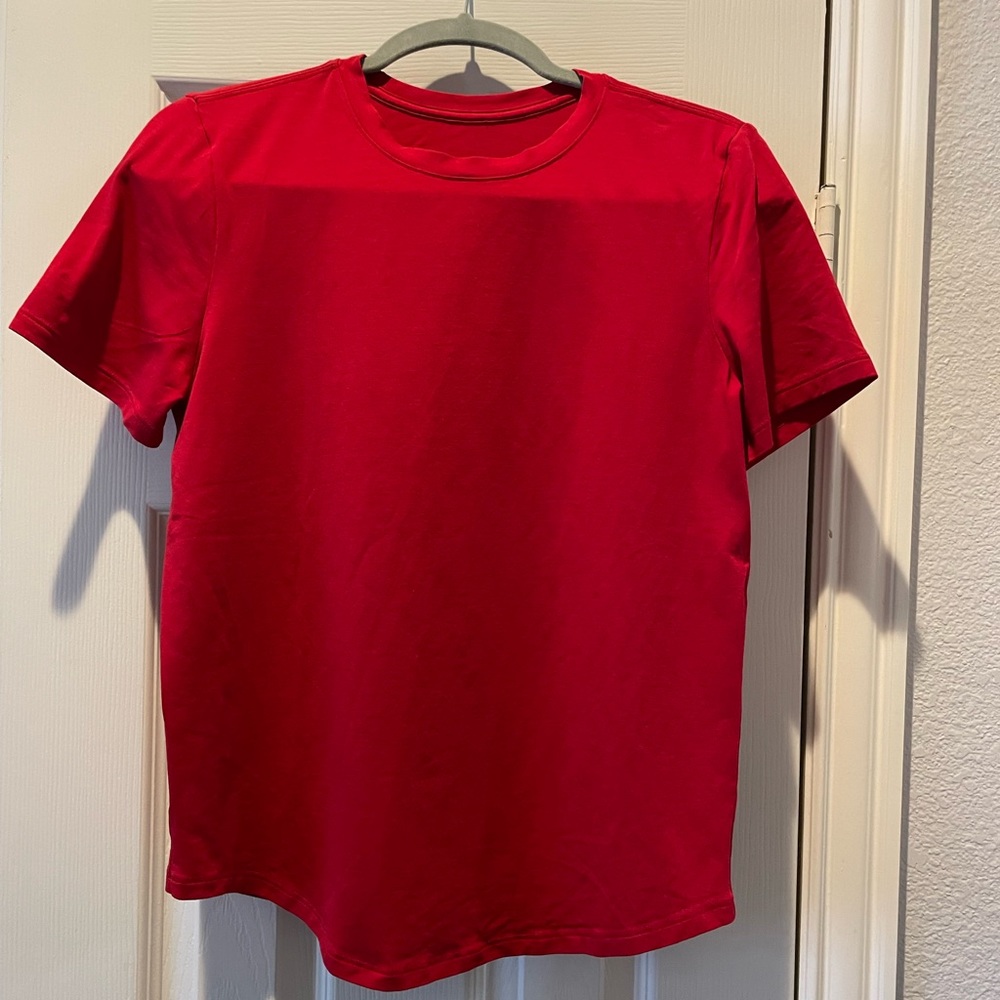 Lululemon Short Sleeve Love Crew Size 6 in Red